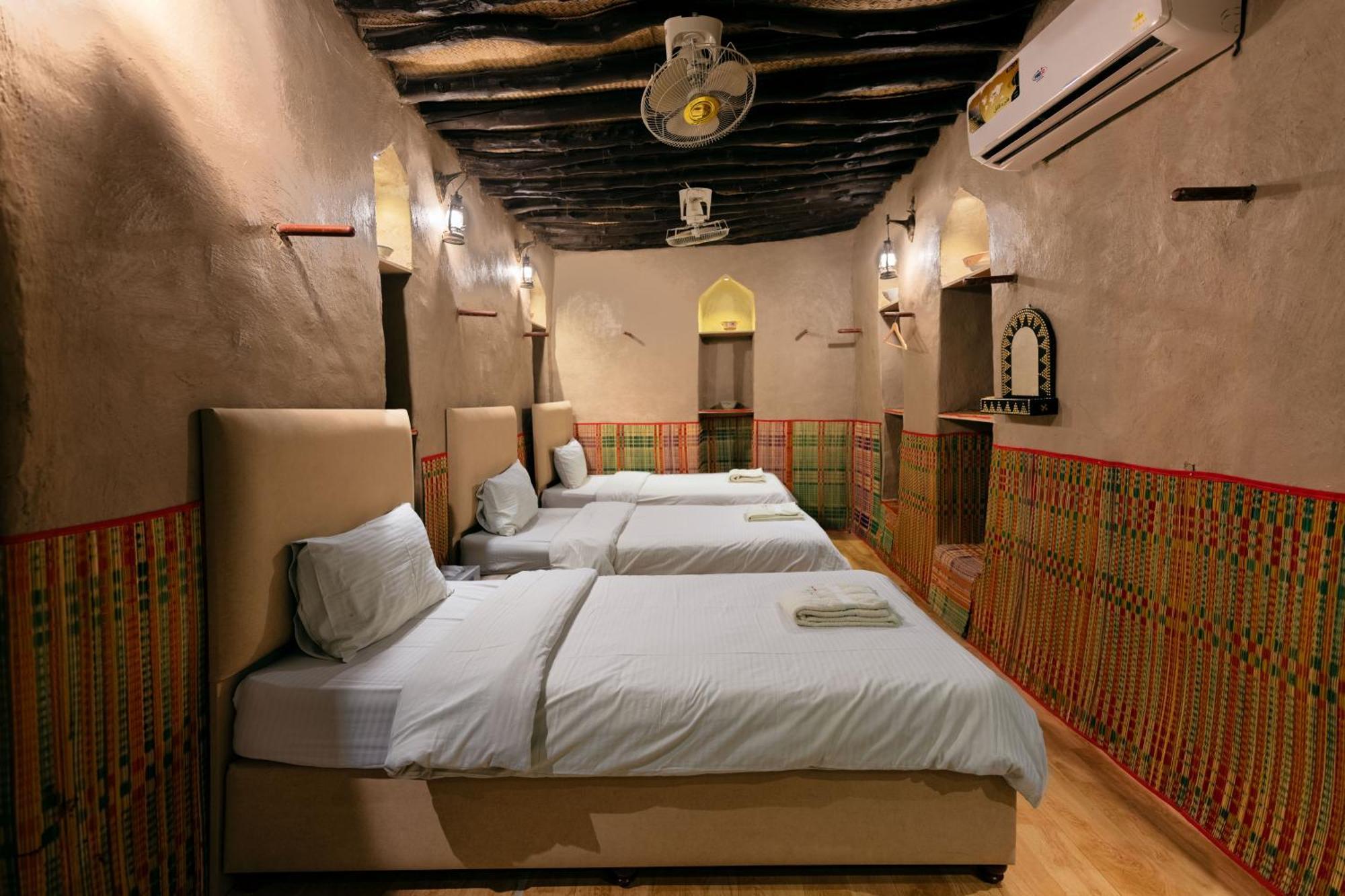 Antique Inn Назва Номер фото