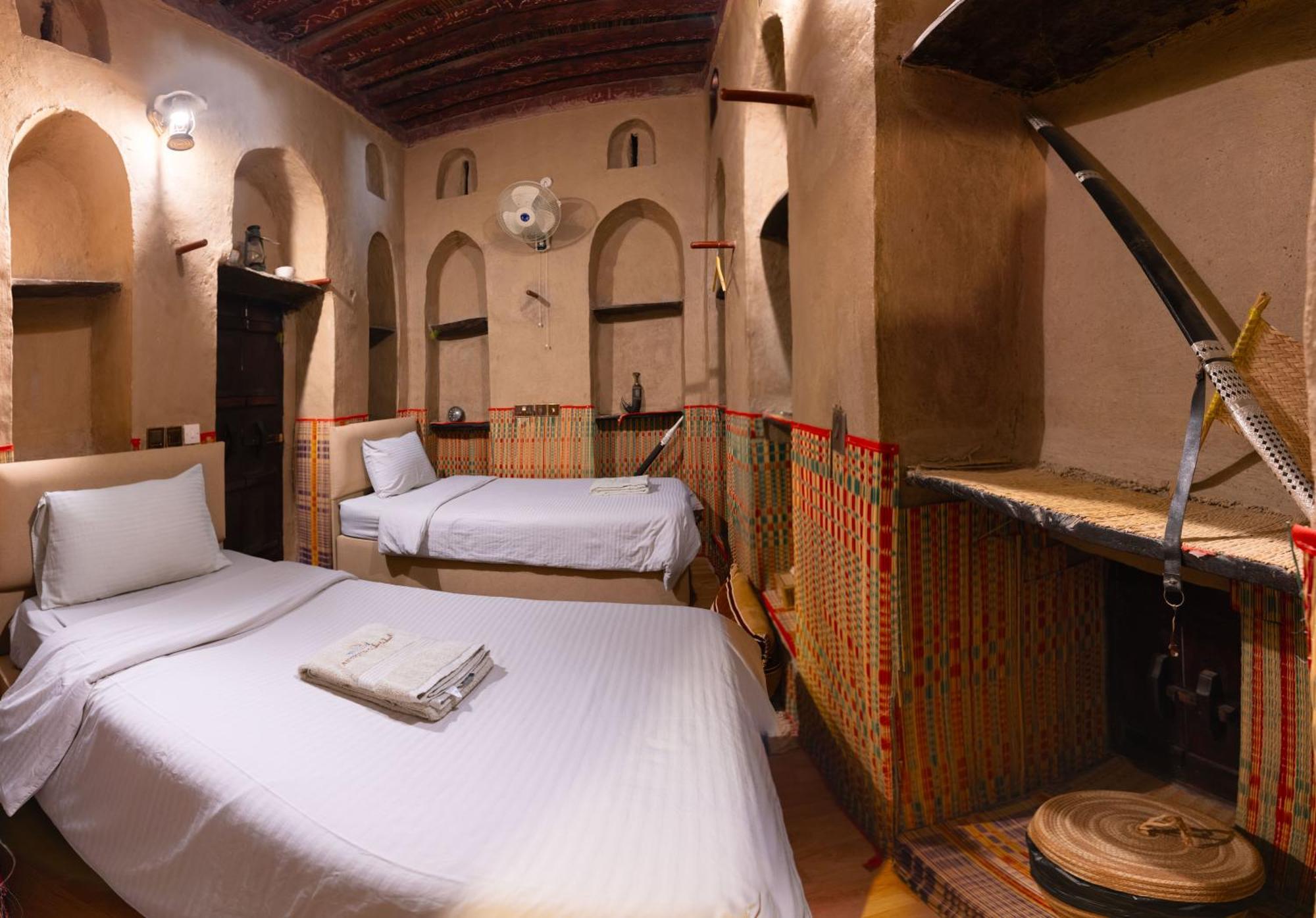 Antique Inn Назва Номер фото