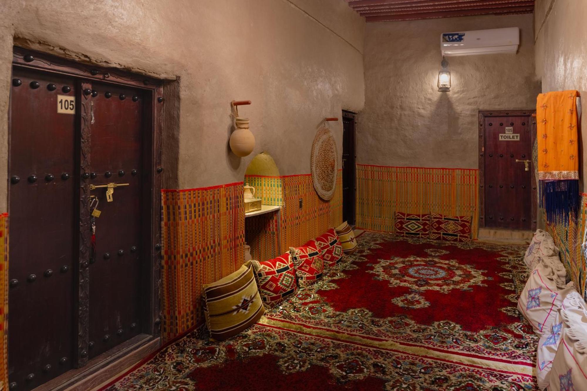 Antique Inn Назва Номер фото
