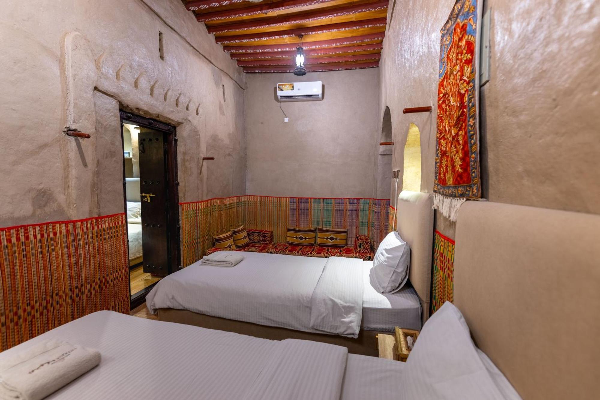Antique Inn Назва Номер фото