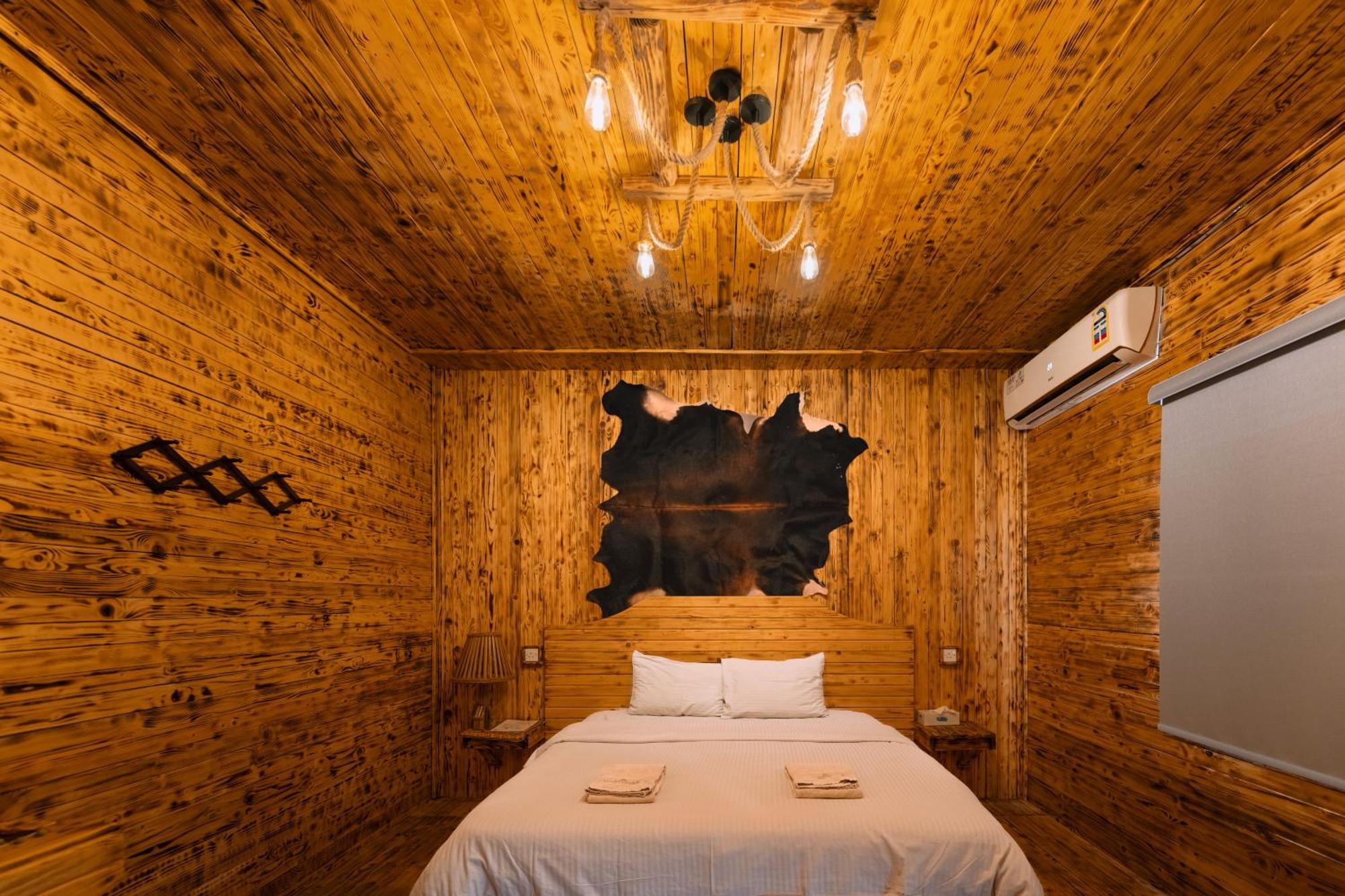 Antique Inn Назва Номер фото